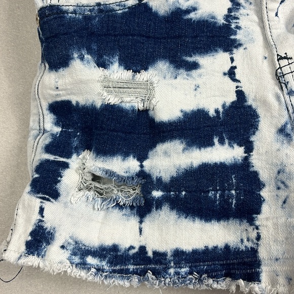 Almost Famous Distressed Denim Jean Shorts Womens Size 3‎ Tie Dyed - Picture 3 of 8